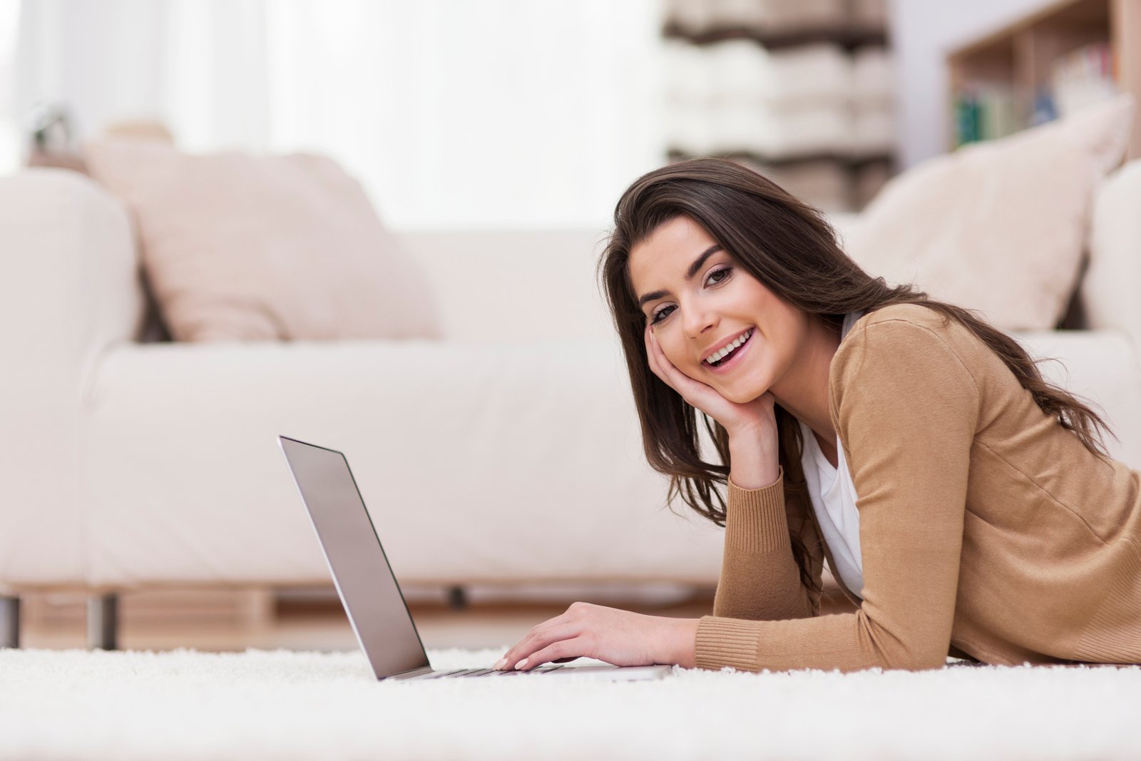 Real estate agent pinning property and home decor content on Pinterest